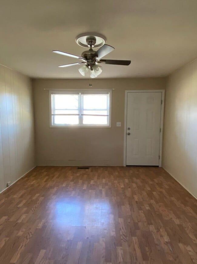 915A N Main St in Fountain Inn, SC - Building Photo - Building Photo