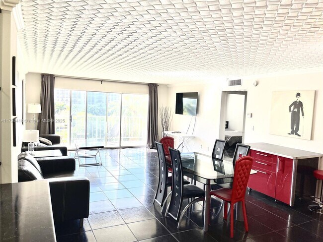 200 178th Dr in Sunny Isles Beach, FL - Building Photo - Building Photo