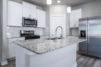 18628 Century Pne Ln in Conroe, TX - Building Photo - Building Photo
