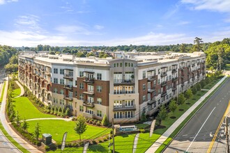 Hawthorne at Friendly in Greensboro, NC - Building Photo - Building Photo