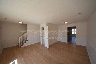 701 Nottaway Dr in Chesapeake, VA - Building Photo - Building Photo