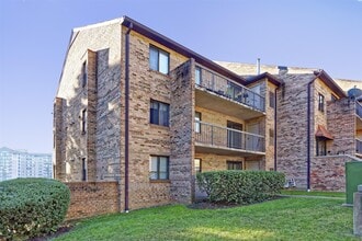 Bartton Place in Arlington, VA - Building Photo - Building Photo