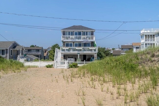 30 Annapolis Way in Newbury, MA - Building Photo - Building Photo