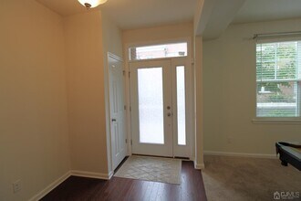 13 Fleet St in North Brunswick, NJ - Building Photo - Building Photo