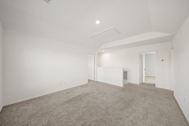 property at 2406 Silver Pr Ln