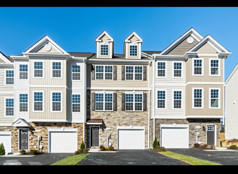 238 Sullivan Ln in Prince Frederick, MD - Building Photo