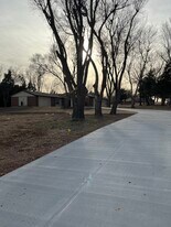 14301 S Western Ave in Edmond, OK - Building Photo