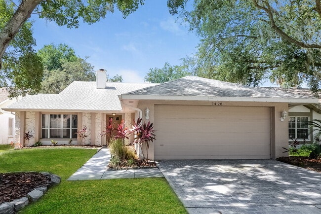 1428 High Knoll Dr