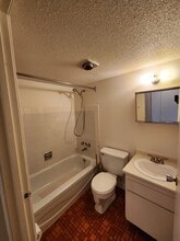 1986 Glenidle Rd in Sooke, BC - Building Photo - Building Photo