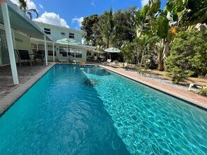 1310 NE 30th St in Oakland Park, FL - Building Photo - Building Photo