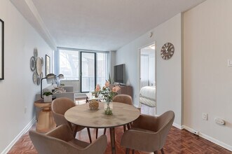 250 St George St in Toronto, ON - Building Photo - Building Photo