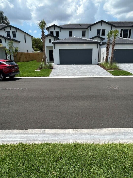 3000 Park Pl in Dania Beach, FL - Building Photo