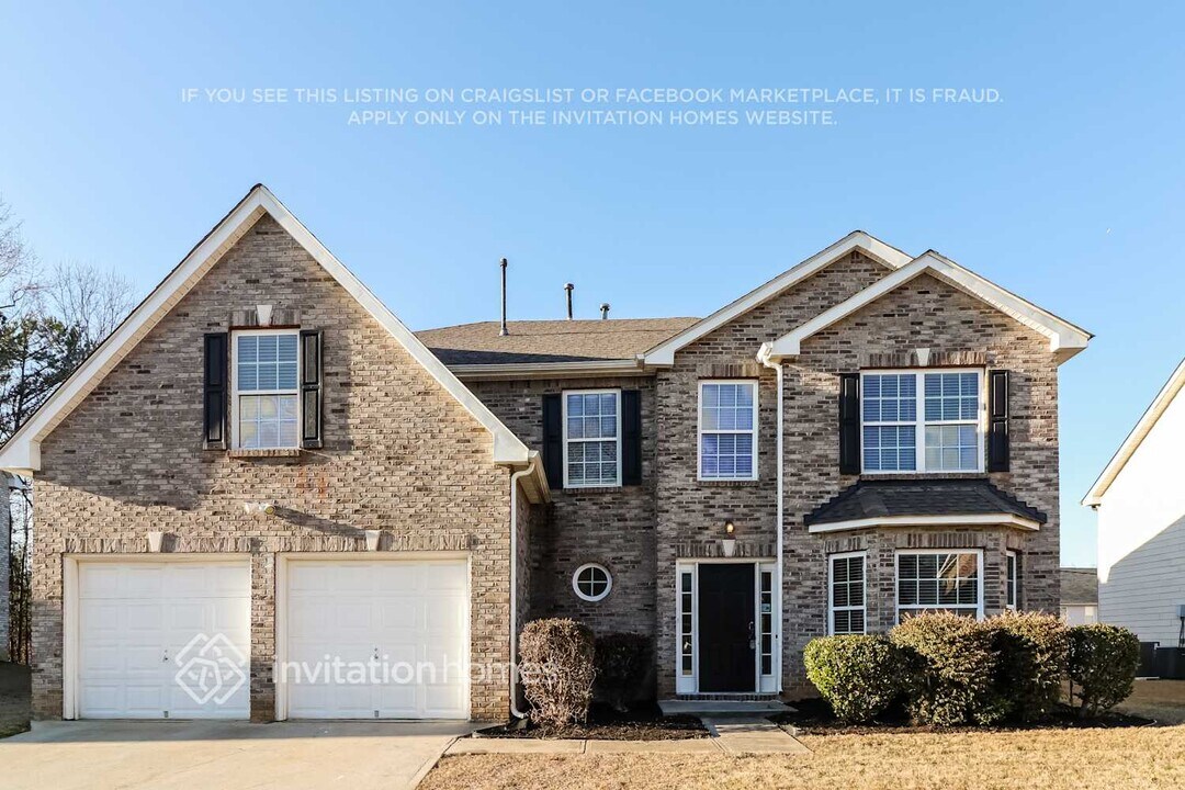 2535 Wrangler Dr in Atlanta, GA - Foto de edificio