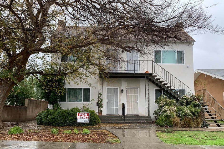 318 S Chevy Chase Dr, Unit upstairs in Glendale, CA - Foto de edificio