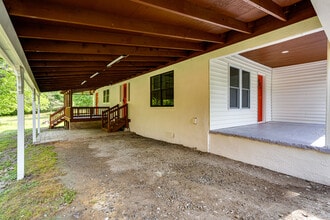 128 Cleveland Rd in Rossville, GA - Building Photo - Building Photo