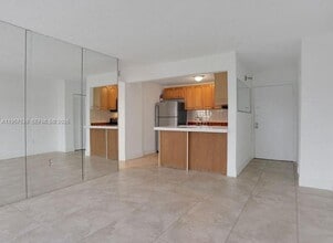 4275 NW S Tamiami Canal Dr in Miami, FL - Building Photo - Building Photo