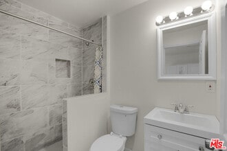 7705 Baird Ave in Los Angeles, CA - Building Photo - Building Photo