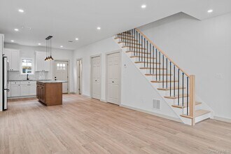 43 Wheeler Ave in Warwick, NY - Building Photo - Building Photo