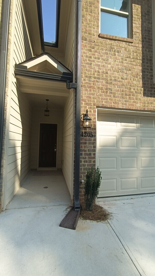 4205 Fulson Ct in Lilburn, GA - Building Photo - Building Photo
