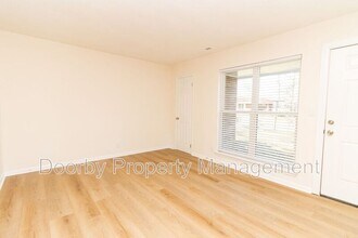 4716 Tomahawk Trail in Chattanooga, TN - Foto de edificio - Building Photo