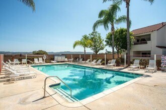 13322 Caminito Ciera in San Diego, CA - Building Photo - Building Photo