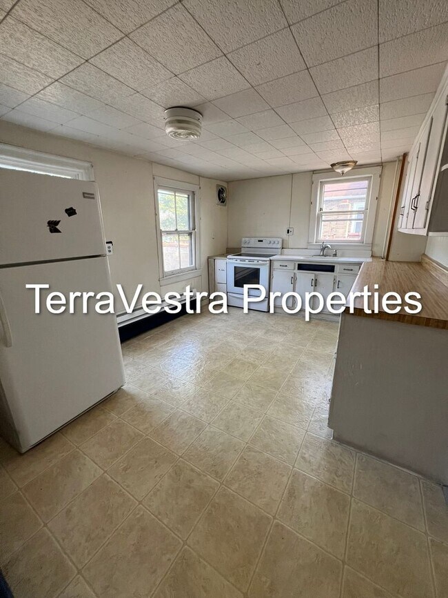 22 S Main St in Woodstown, NJ - Building Photo - Building Photo