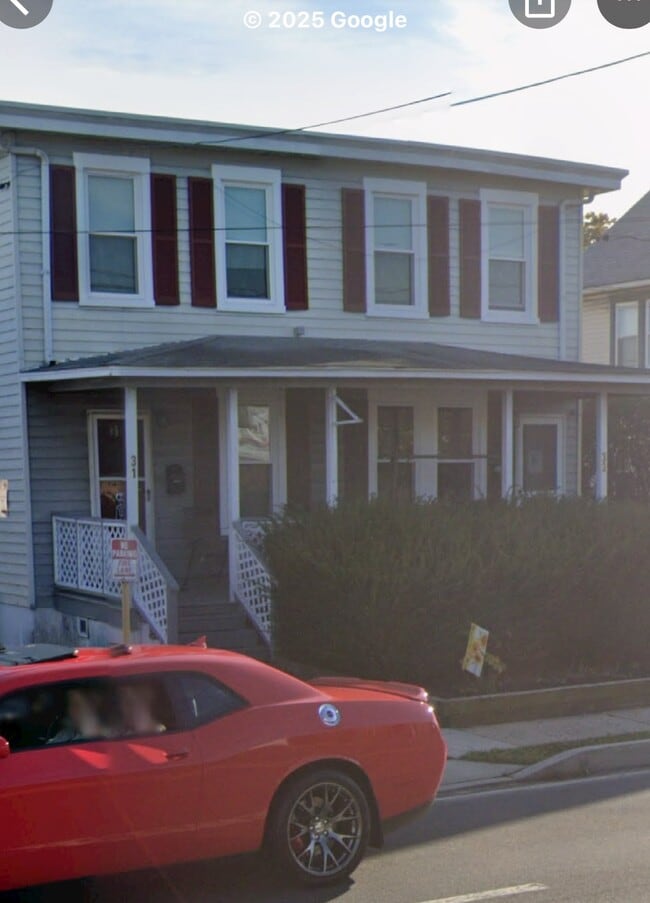 property at 29 W Lincoln Hwy