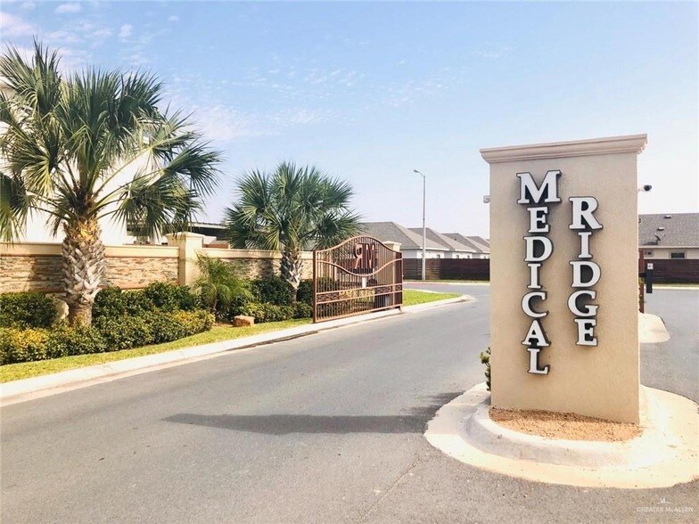 1703 W Garrison Dr, Unit 1 in Pharr, TX - Building Photo