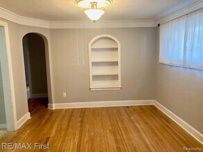 383 W Chesterfield St, Unit 303 in Ferndale, MI - Building Photo - Building Photo