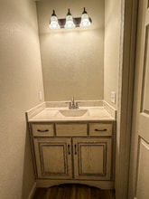 256 E Outer Rd in Poplar Bluff, MO - Foto de edificio - Building Photo