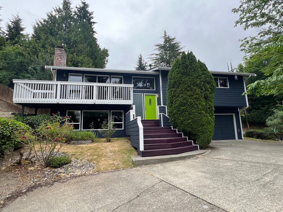 9806 159th Pl NE in Redmond, WA - Building Photo