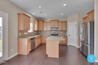 831 Ember Dr in Durham, NC - Foto de edificio - Building Photo