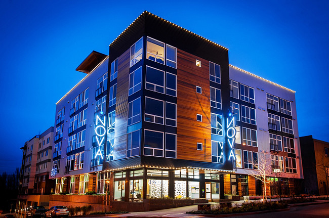 Nova in Seattle, WA - Foto de edificio - Building Photo