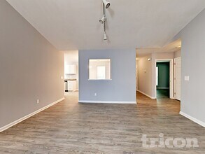 8501 Milton Morris Dr in Charlotte, NC - Building Photo - Building Photo