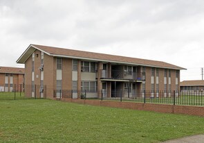 Homes at Pine Crossing in North Little Rock, AR - Building Photo
