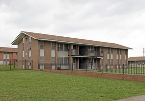 Homes at Pine Crossing Apartments