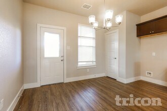 10381 Ft Ewell Trl in Crowley, TX - Foto de edificio - Building Photo