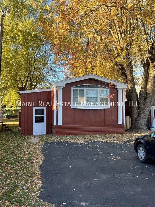 134 N Barton Rd in Campbellsport, WI - Building Photo