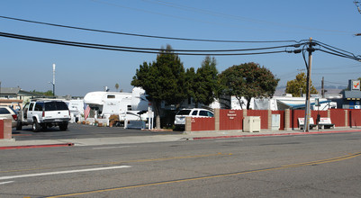 747 Lewelling Blvd in San Leandro, CA - Building Photo - Building Photo