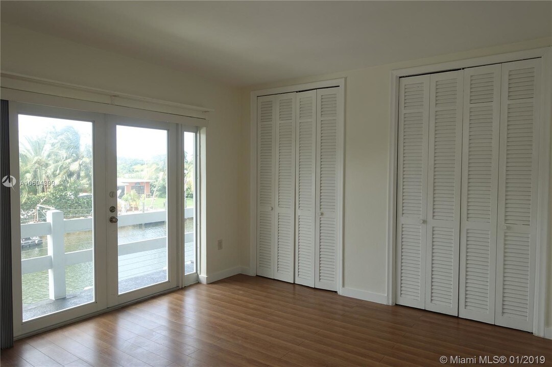 2185 NE 123rd St in North Miami, FL - Building Photo