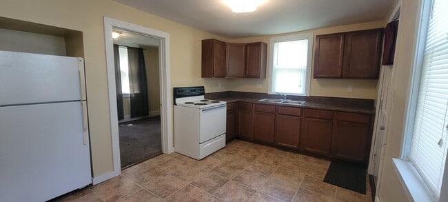 706 E Lewis St in Vermillion, SD - Building Photo - Building Photo