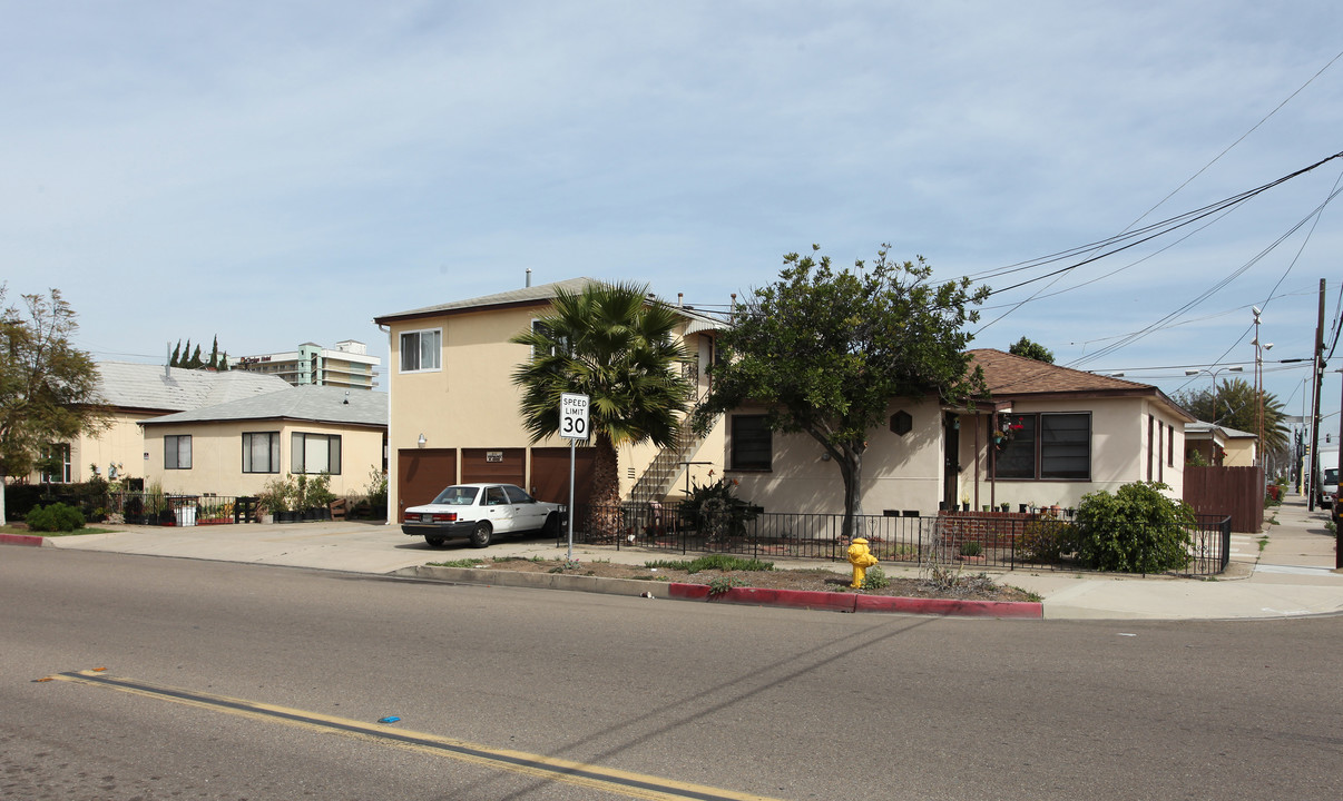 925-945 Hoover Ave in National City, CA - Building Photo