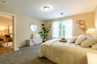 Villas at Charleston in Columbiana, OH - Building Photo - Building Photo