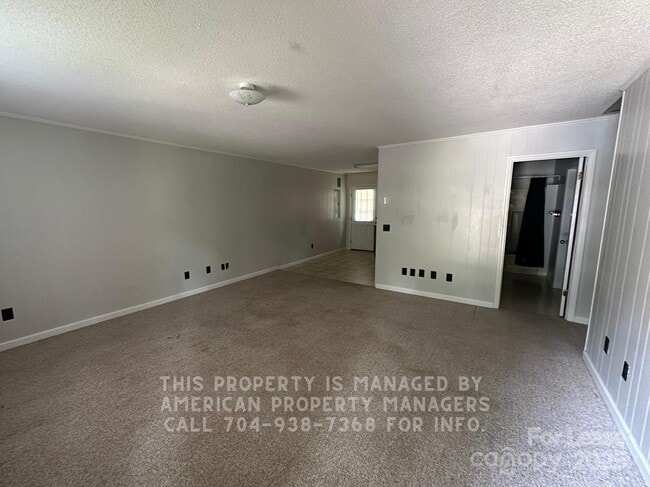 132 Crest Cir in Lexington, NC - Building Photo - Building Photo