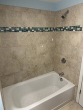 150 Maplewood Ave, Unit 2 in Gloucester, MA - Building Photo - Building Photo