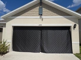 2095 Tay Wes Dr in St. Cloud, FL - Building Photo