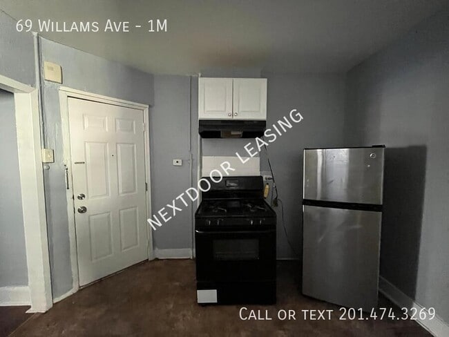 69 Williams Ave in Jersey City, NJ - Building Photo - Building Photo