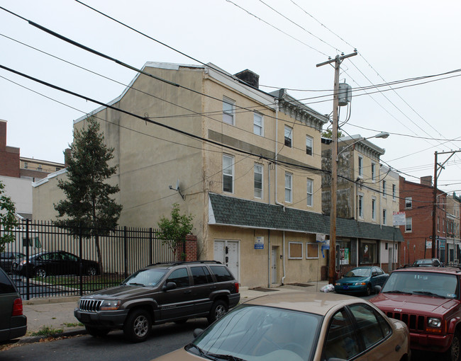 824-832 S 4th St in Philadelphia, PA - Building Photo - Building Photo