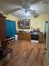 225 N Sycamore St in Archer City, TX - Building Photo - Building Photo