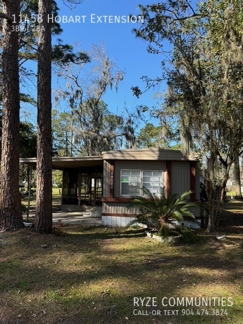 11458 Hobart Blvd in Jacksonville, FL - Building Photo